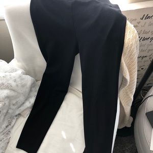 Leggings Max Studio back of leg seam